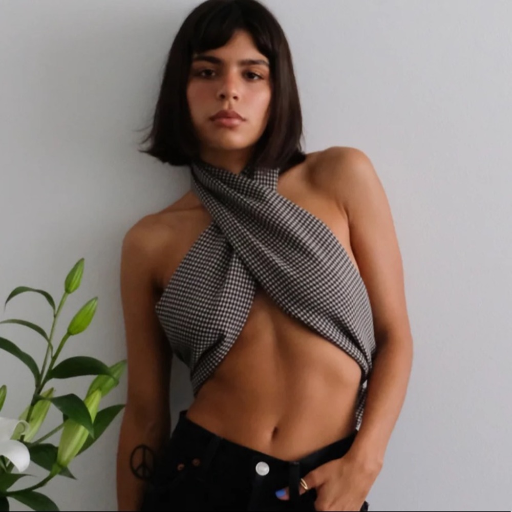 Trois black and white Lulu top
